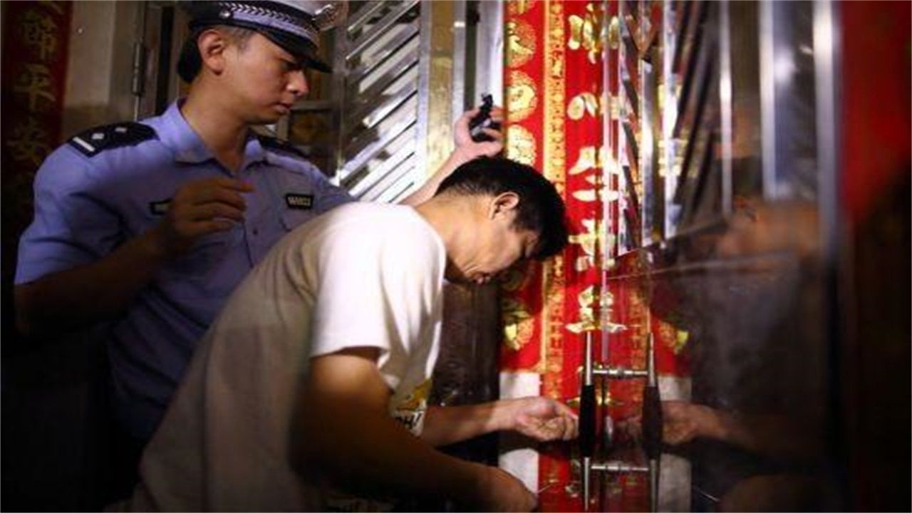 宿州请开锁师傅开了锁后，师傅